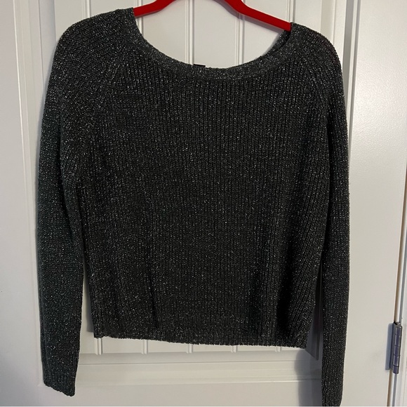 Forever 21 Gray Metallic Shimmery Short Sweater w Long Sleeves Size Medium - Picture 3 of 7